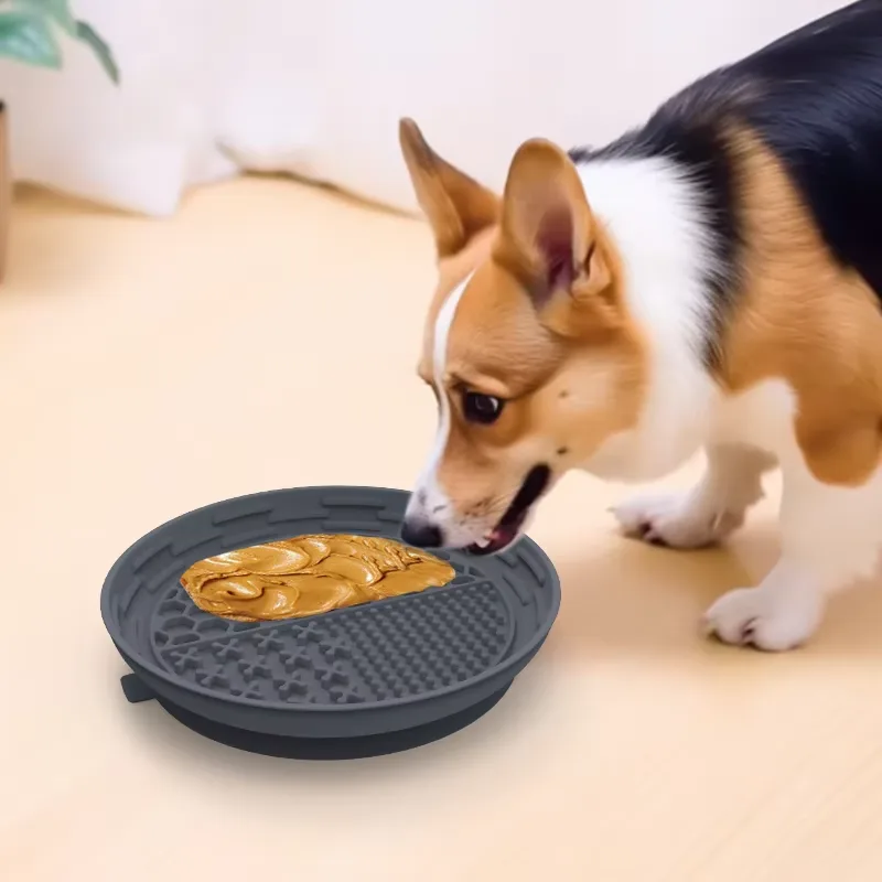 New Arrivals Dog Silicone Slow Feeder Bowl Pet Licking Pad Food Grade Silicone Pet Mat - detail view 6