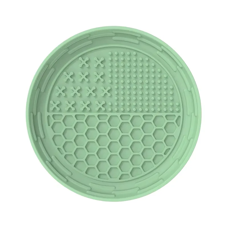 New Arrivals Dog Silicone Slow Feeder Bowl Pet Licking Pad Food Grade Silicone Pet Mat - detail view 4