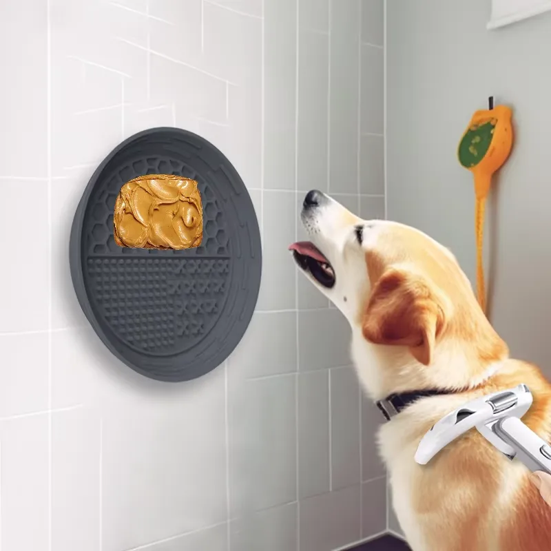 New Arrivals Dog Silicone Slow Feeder Bowl Pet Licking Pad Food Grade Silicone Pet Mat - detail view 2