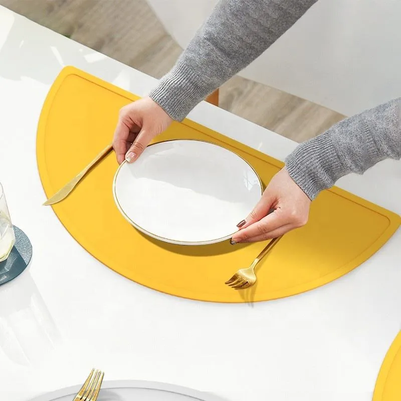 Bpa Free Reusable Portable Children Dining Food Mat Non-slip Baby Place Mat Waterproof Silicone Placemats for Kids - detail view 2