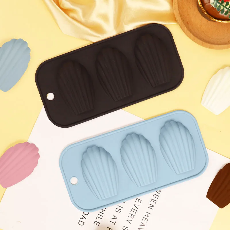 Manufacturers Food Grade Silicone Baking Mold Hot Sell 3 Compartment Silicone Cake Baking Mold - detail view 2
